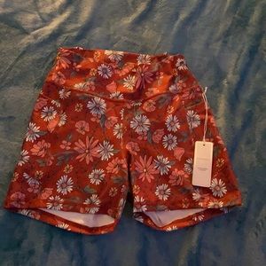 🚨Gilly Hicks Size medium never worn biker short🚨